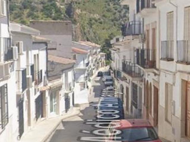 CASA EN ALMEDINILLA