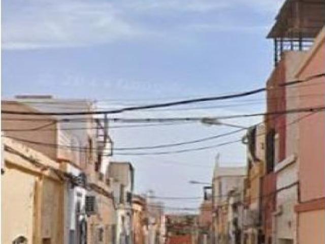 CASA EN ALMERIA