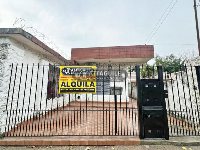 Casa en alquiler Merlo 2 ambientes