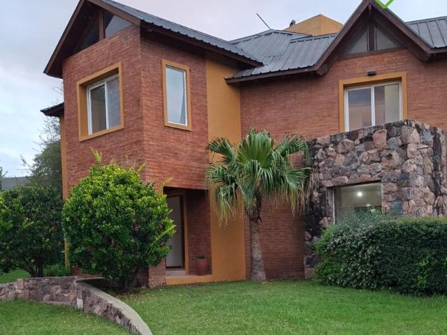 Casa en Alquiler o Venta en Country 4 Hojas Mendiolaza