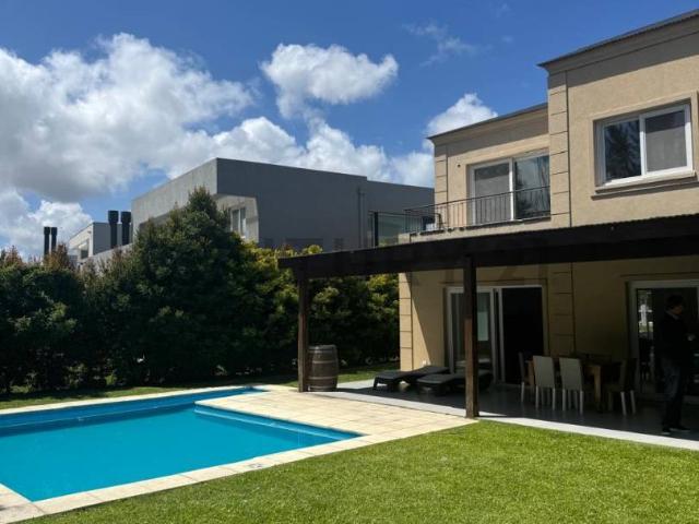 CASA EN ALQUILER AMUEBLADA DE VERANO EN BARRIO CASTAÑOS NORDELTA