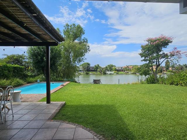 Casa en alquiler anual al agua en Santa B?rbara, 5 dormitorios impecable, c?moda y luminosa