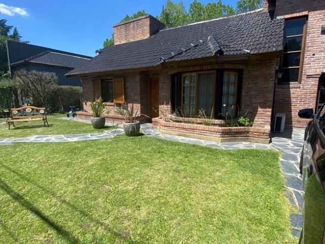 Casa en alquiler anual en Country Banco Provincia