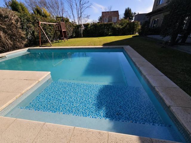 Casa en alquiler anual en Talar Del Lago II, 3/4 dormitorios 2 en P.B juegos de ni?os, pileta