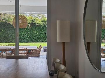 Casa en alquiler anual 4 dormitorios en Santa B?rbara, en isla chica, excelente ubicaci?n y dise?o