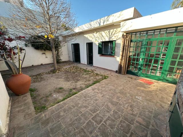Casa en alquiler B Jardín excelente ubicación