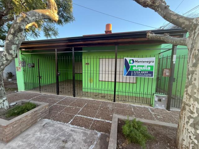 Casa en alquiler Berazategui Oeste 3 ambientes