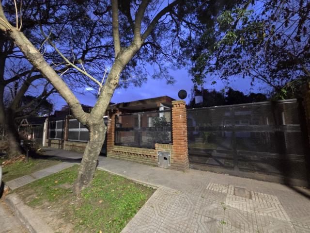 Casa en alquiler Berazategui 3 ambientes