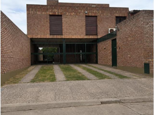 CASA EN ALQUILER CALLE PERU 3 DORMITORIOS