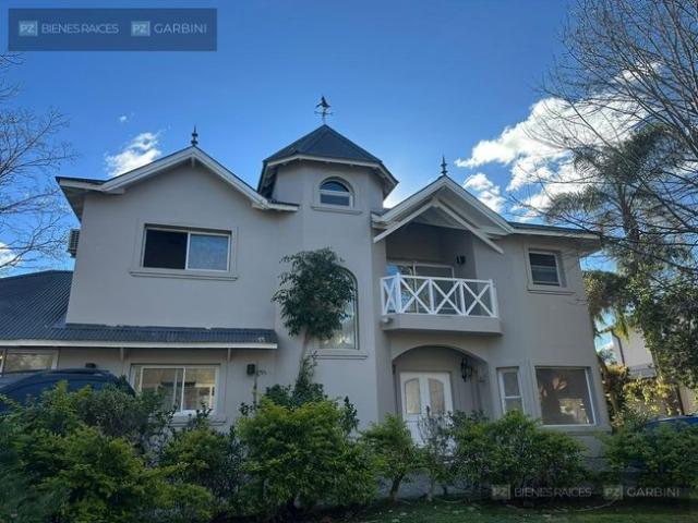 Casa en Alquiler Campos de Alvarez