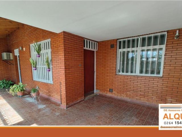 Casa en Alquiler Capital San Juan
