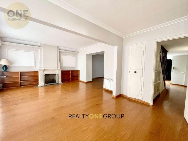 Casa EN ALQUILER clasica amplia de 3 dormitorios con jardin y garage
