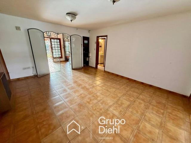 Casa en ALQUILER COMERCIAL: a mts. de Martinolli y Núñez