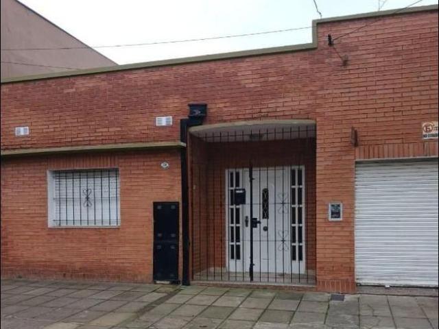 Casa en alquiler COMERCIAL Centro de Escobar RESERVADA!