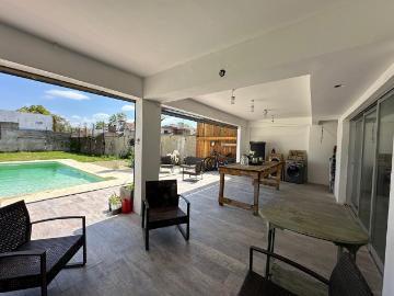 Casa en alquiler con parque y pileta Calle 472 14A y 14B