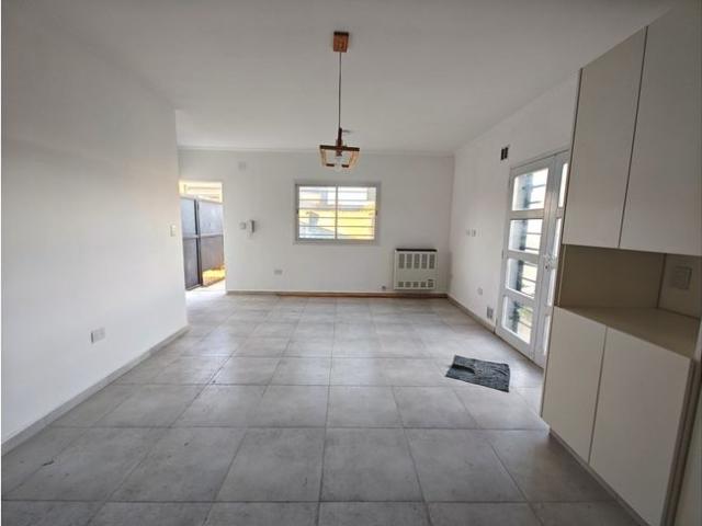CASA EN ALQUILER DUPLEX CON PATIO INDEPENDIENTE