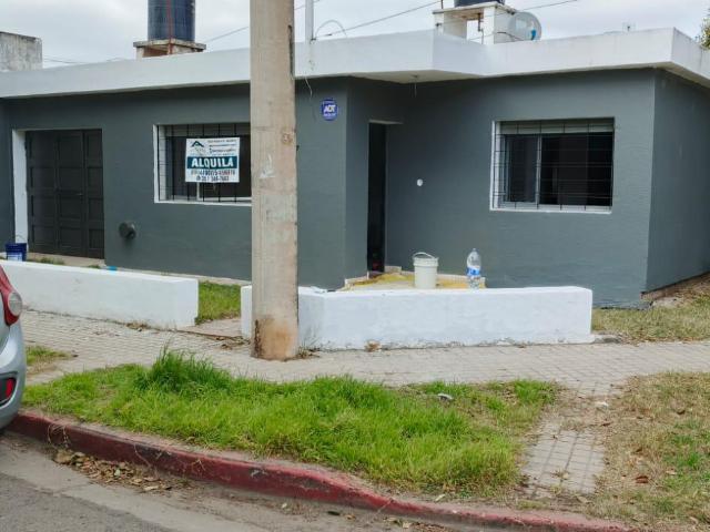 CASA EN ALQUILER DE DOS DORMITORIOS EN BARRIO A.T.E A TRES CUADRAS DE LA AV. FUERZA AEREA