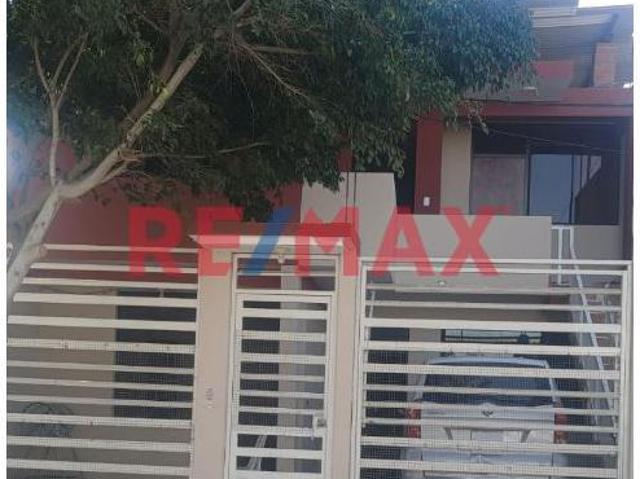 Casa En Alquiler De Dos Pisos En Los Cedros Piura