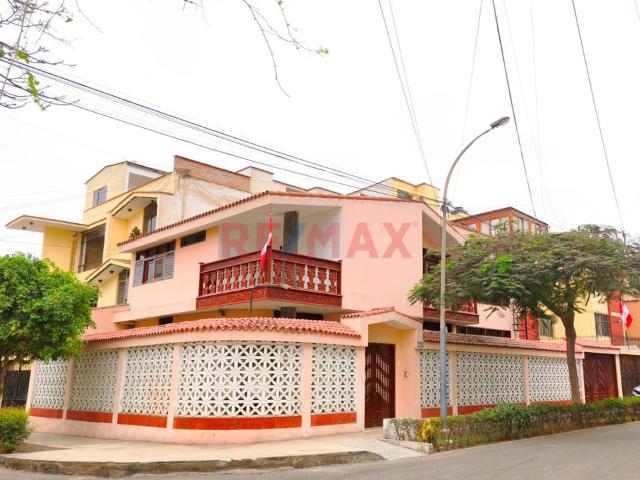 Casa En Alquiler De 266.85 M²| Cercado De Lima – Límite Con Pueblo Libre