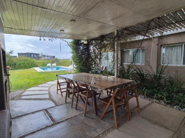 Casa en ALQUILER diciembre y enero El Canton Golf con piscina y jardin