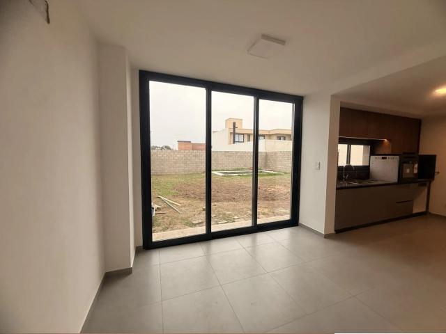 CASA EN ALQUILER – DISTRITO SUR Av. Valparaiso