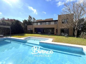 Casa en alquiler en Del Viso - Jardín