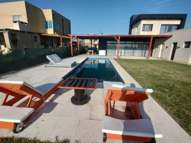 Casa en alquiler en Manuel Alberti
