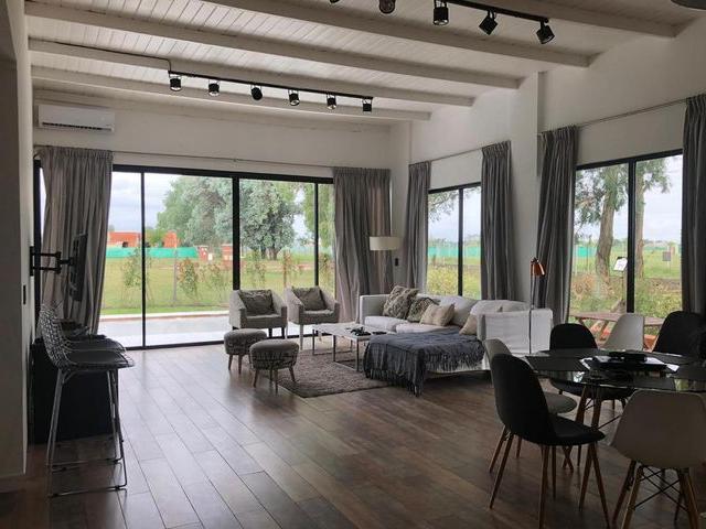 Casa en alquiler en Manuel Alberti