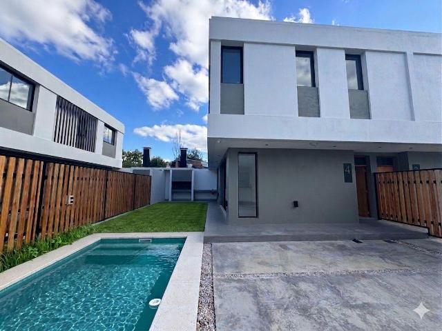 Casa en Alquiler en Manuel B Gonnet
