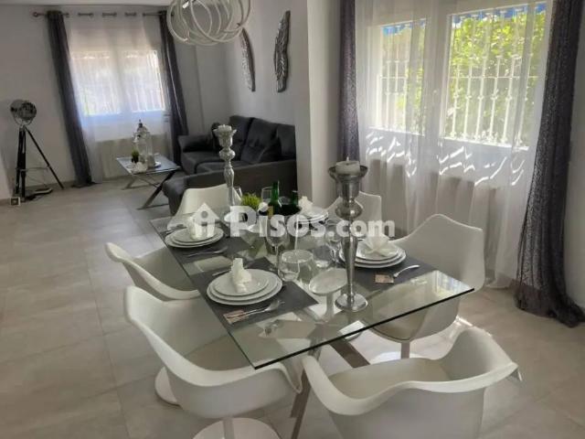 Casa en alquiler en Montesol