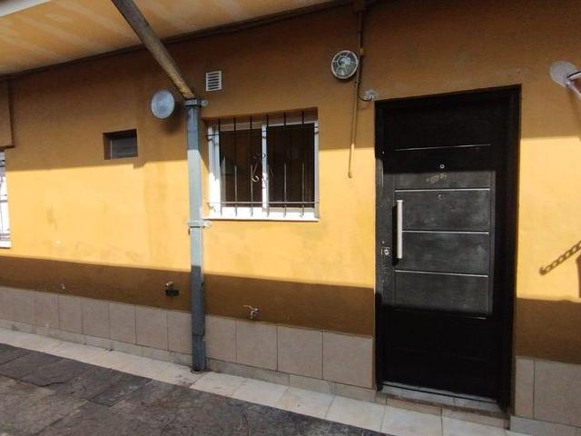 Casa en alquiler en Morón