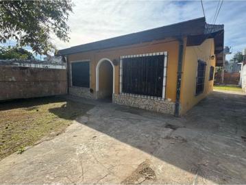 Casa en alquiler en Moreno