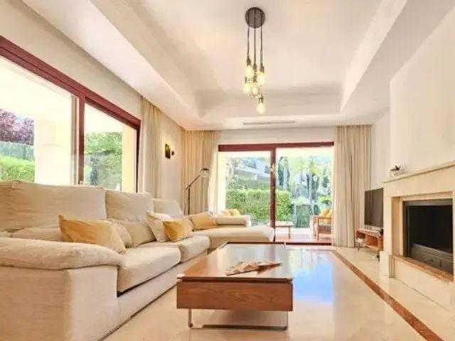 Casa en alquiler en Nueva Andalucía Centro