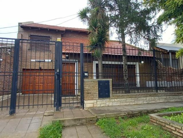 Casa en Alquiler en Azara 1567, La Falda, Bahía Blanca