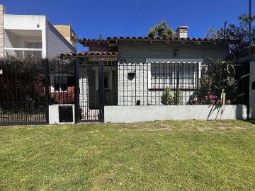 Casa en alquiler en Alem