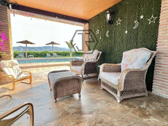 Casa en Alquiler en Almáchar