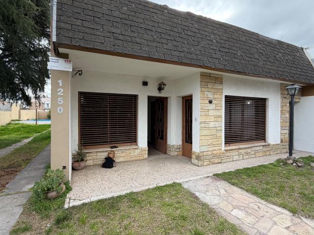 Casa en Alquiler en Alsina 1200, La Falda, Bahía Blanca