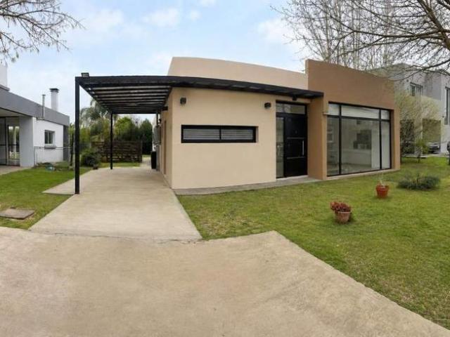 Casa en alquiler en Altos de Hudson II
