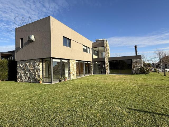 Casa en alquiler en Arenas del Sur ? 282m?