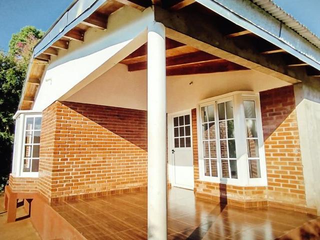 Casa en alquiler en Aristóbulo del Valle