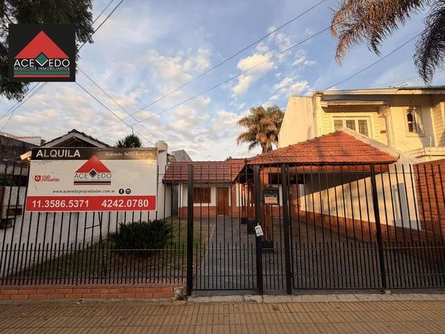 Casa en alquiler en Banfield