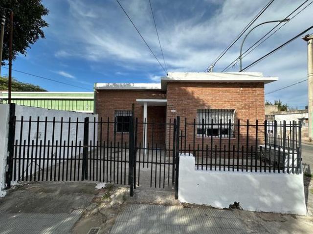 CASA EN ALQUILER EN BARRIO VILLA REVOL