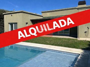 Casa en alquiler en Barrio Aeroparque