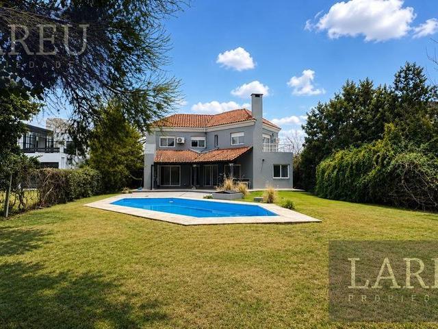 Casa en alquiler en Barrio Cerrado El Lucero