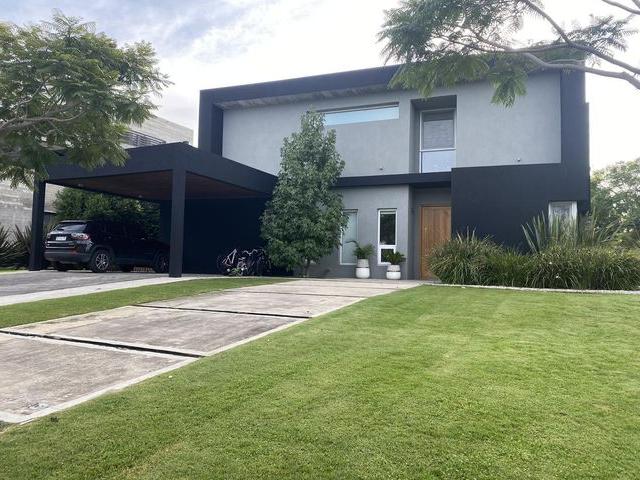 Casa en alquiler en Barrio El Golf