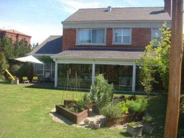 Casa en alquiler en Barrio La Alameda