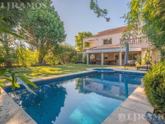 Casa en alquiler en Barrio Las Glorietas