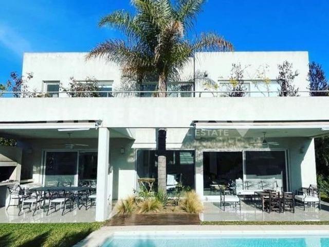 Casa en alquiler en Barrio Los Alisos
