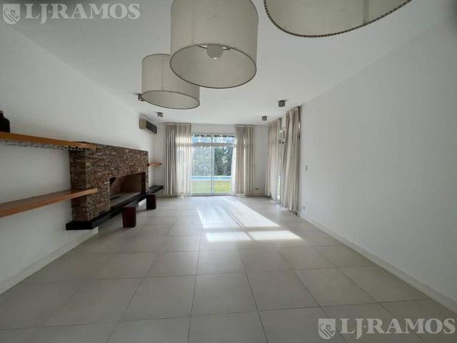 Casa en alquiler en Barrio Los Sauces