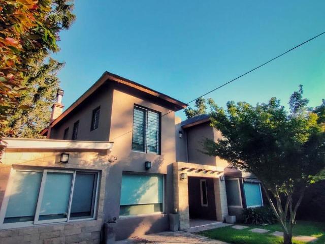 Casa en Alquiler en Barrio Parque Leloir, Ituzaingó